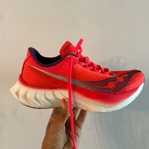 Saucony enorphin pro 4 women running shoes in Vizired